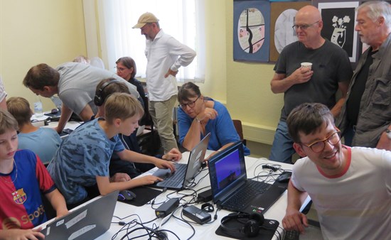 Gaming Camp: Stolz werden die Ergebnisse vorgestellt.